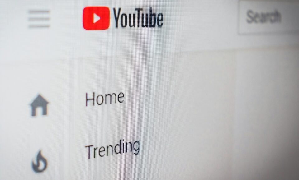 YouTube nézettség növelése Komáromi Barnabás szakértővel